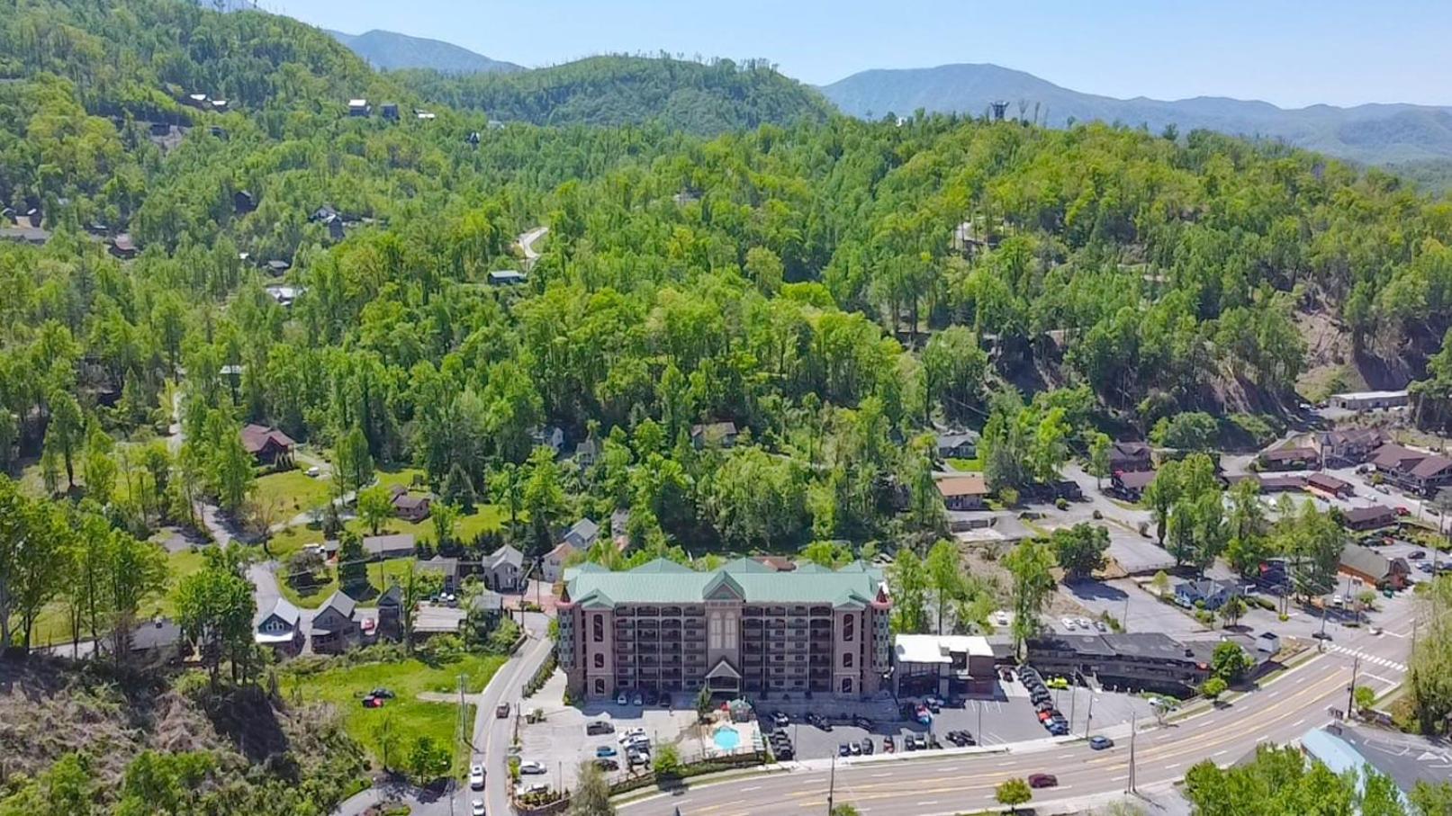 Luxurious Condo, Pool, Fireplace, Hiking Gatlinburg Extérieur photo